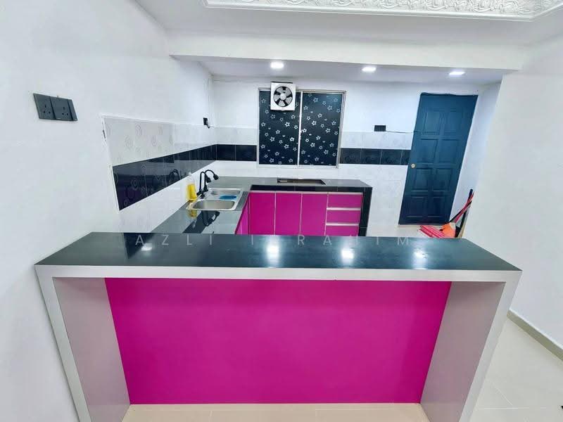 Rumah Teres 3-Tingkat untuk Dijual di Taman Muda (Ampang) - Azli Ibrahim - Kitchen - PropertyGuru.com.my