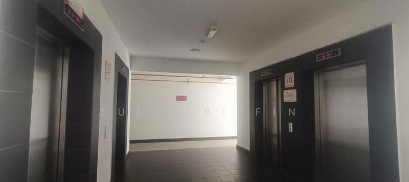 Kondominium untuk Disewa di Dwiputra Residences - ZULL ARIFFIN - Corridor - PropertyGuru.com.my