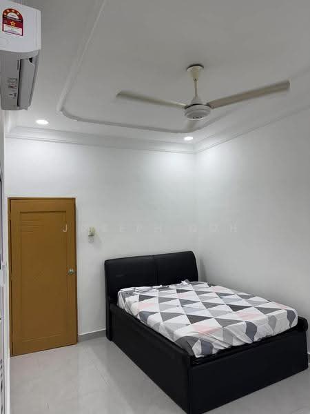 Rumah Teres 2-Tingkat untuk Disewa di Taman Daya (Johor Bahru) - Joseph Goh - Bedroom - PropertyGuru.com.my