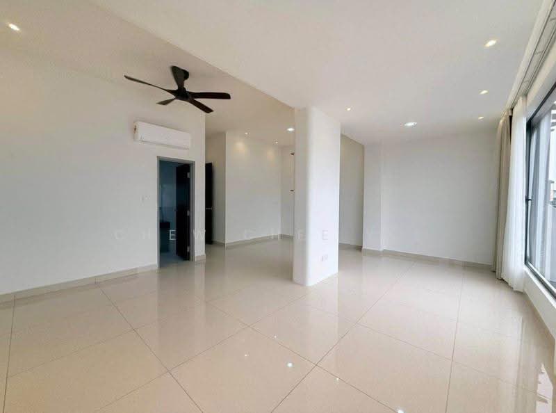 Cluster House for Rent in Taman Mutiara Mas (Skudai) - Chew Chee Yee - Living Room - PropertyGuru.com.my