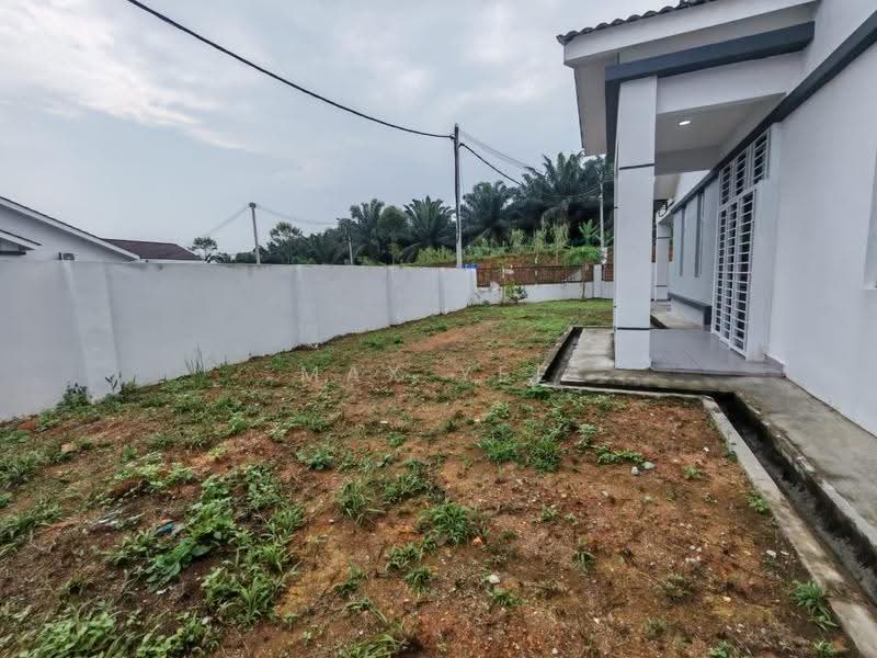 1-storey Terraced House for Rent in Bandar Putra Kulai (Kulai) - Max Yee - Exterior - PropertyGuru.com.my
