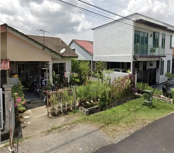 Semi-Detached House for Sale in Taman Seri Inderapura (Kuantan) - Idham Che'Ali - Exterior - PropertyGuru.com.my