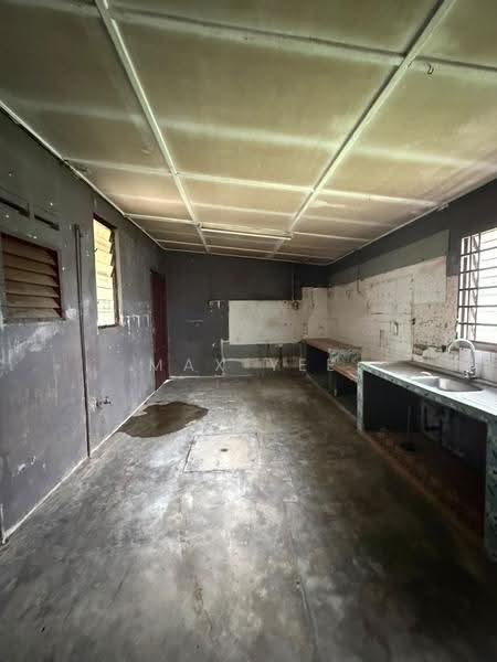 1-storey Terraced House for Sale in Senai (Johor) - Max Yee - Kitchen - PropertyGuru.com.my