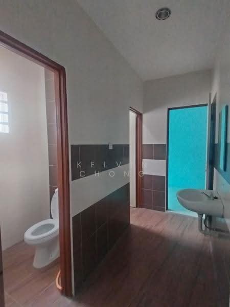 Rumah Teres 2-Tingkat untuk Disewa di Ipoh (Perak) - Kelvin Chong - Bathroom - PropertyGuru.com.my