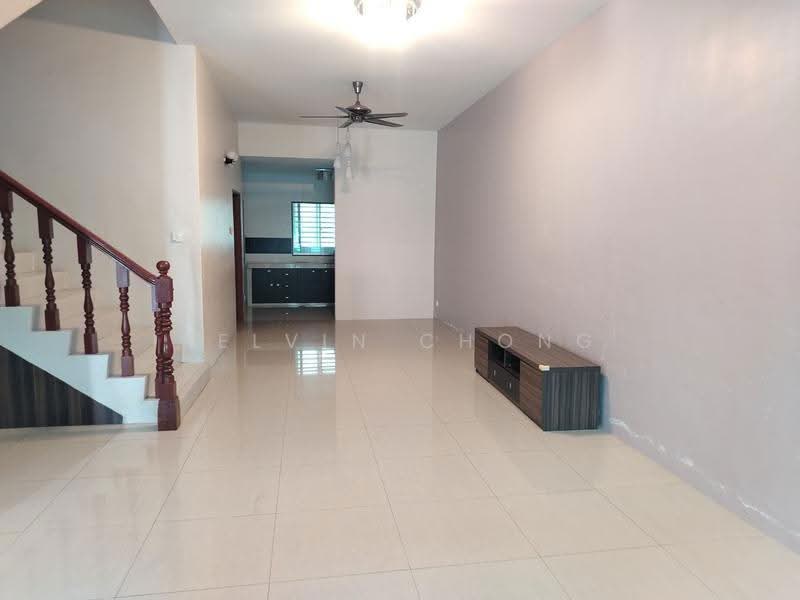 Rumah Teres 2-Tingkat untuk Disewa di Ipoh (Perak) - Kelvin Chong - Living Room - PropertyGuru.com.my