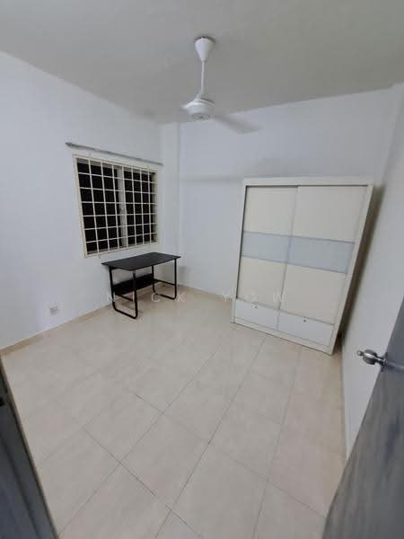 Apartment for Sale at Teratai Mewah Apartment Block 4 & 6 - Nick Yow - Bedroom - PropertyGuru.com.my