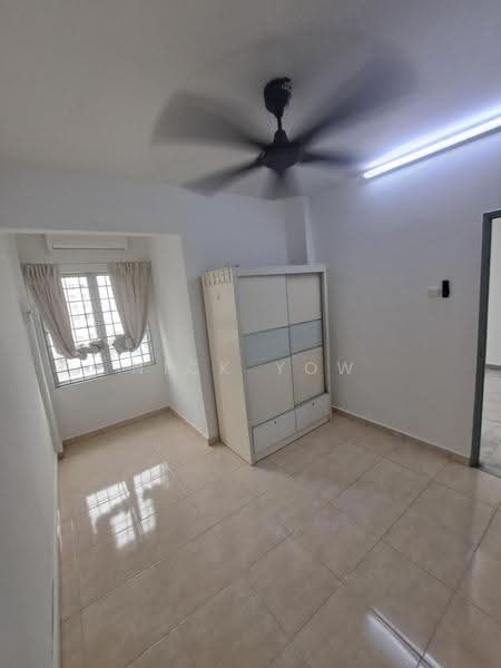 Apartment for Sale at Teratai Mewah Apartment Block 4 & 6 - Nick Yow - Bedroom - PropertyGuru.com.my