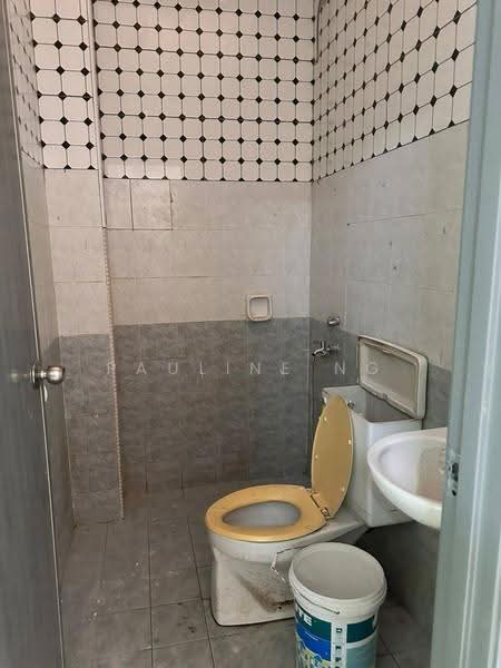 1.5-storey Terraced House for Rent in Taman Rinting (Johor Bahru) - Pauline Ng - Bathroom - PropertyGuru.com.my