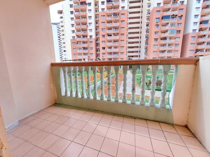 Pangsapuri untuk Dijual di Sri Lavender Apartment - Herman Sazwan Nor Rahim - Balcony - PropertyGuru.com.my