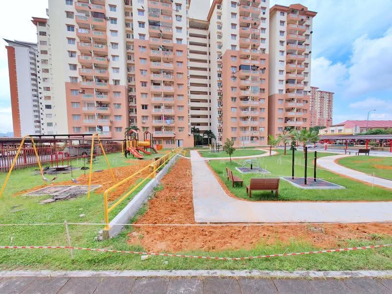 Pangsapuri untuk Dijual di Sri Lavender Apartment - Herman Sazwan Nor Rahim - Exterior - PropertyGuru.com.my