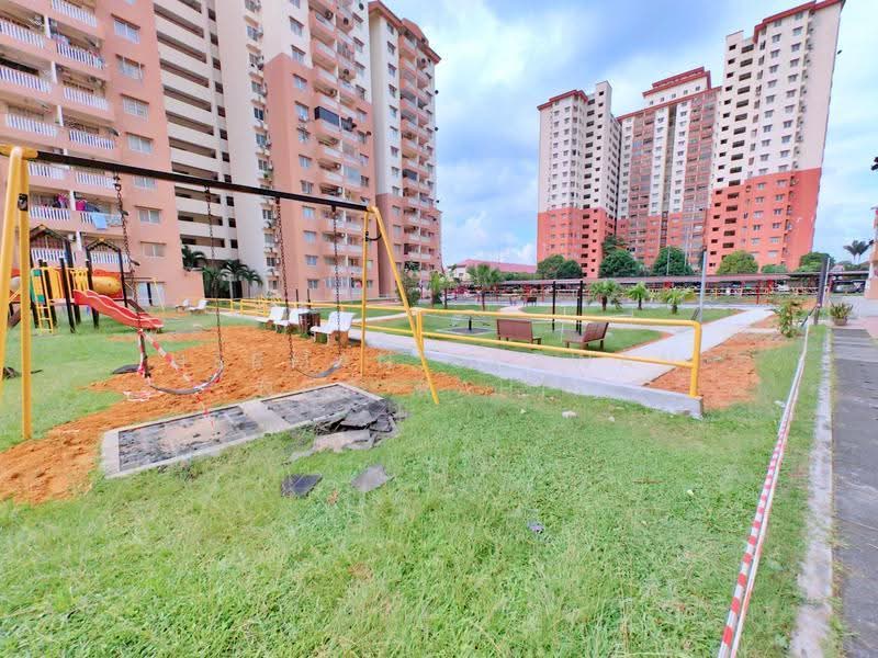 Pangsapuri untuk Dijual di Sri Lavender Apartment - Herman Sazwan Nor Rahim - Exterior - PropertyGuru.com.my