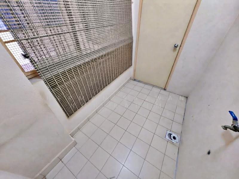 Pangsapuri untuk Dijual di Sri Lavender Apartment - Herman Sazwan Nor Rahim - Yard - PropertyGuru.com.my