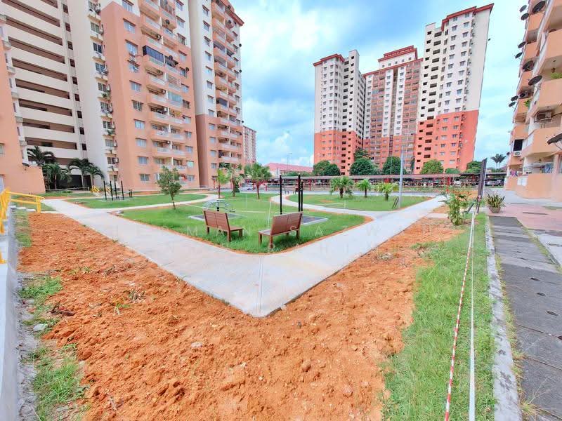 Pangsapuri untuk Dijual di Sri Lavender Apartment - Herman Sazwan Nor Rahim - Exterior - PropertyGuru.com.my
