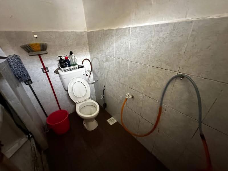 2-storey Terraced House for Sale in Kelapa Sawit (Kulai) - Max Yee - Bathroom - PropertyGuru.com.my