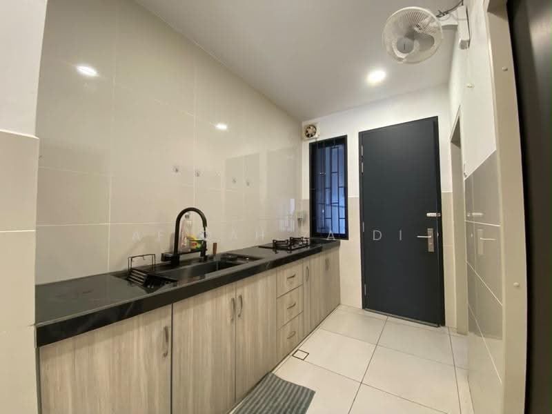 2-storey Terraced House for Rent in Elmina (Shah Alam) - Afiqah zaidi - Kitchen - PropertyGuru.com.my