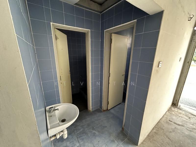 Shop / Office for Rent in Seksyen 2 Wangsa Maju (Wangsa Maju) - Kelvin Tan - Bathroom - PropertyGuru.com.my
