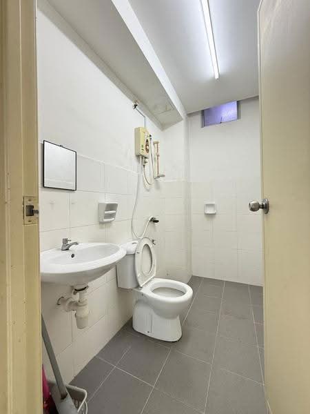Kediaman Servis untuk Disewa di Tebrau City Residences - Khoo . - Bathroom - PropertyGuru.com.my