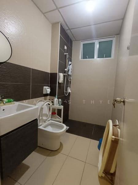 Apartment for Sale at Perling Heights Apartments - Marcus Thye - Bathroom - PropertyGuru.com.my