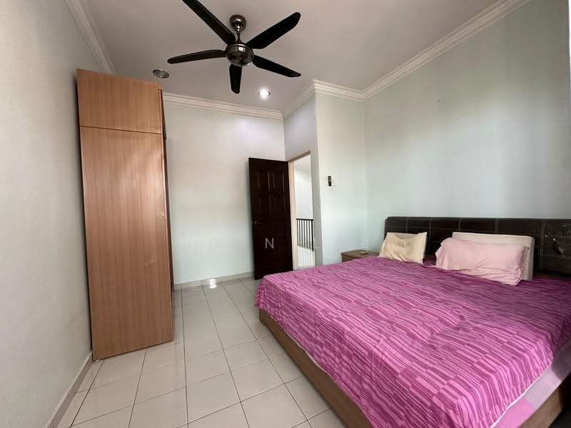 2-storey Terraced House for Sale in Taman Equine (Seri Kembangan) - Joan Lee - Bedroom - PropertyGuru.com.my