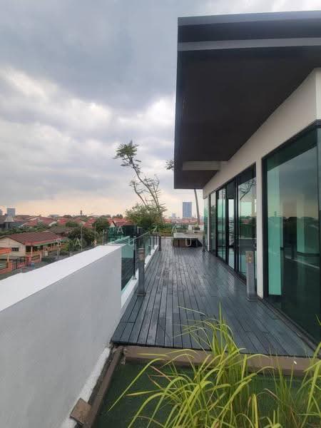 Bungalow House for Rent in Kampung Tunku (Petaling Jaya) - Aizat Saifulrullah - Exterior - PropertyGuru.com.my