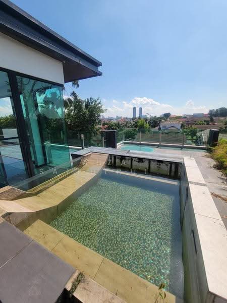 Bungalow House for Rent in Kampung Tunku (Petaling Jaya) - Aizat Saifulrullah - Exterior - PropertyGuru.com.my