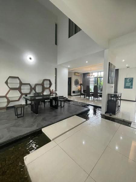 Bungalow House for Rent in Kampung Tunku (Petaling Jaya) - Aizat Saifulrullah - Living Room - PropertyGuru.com.my