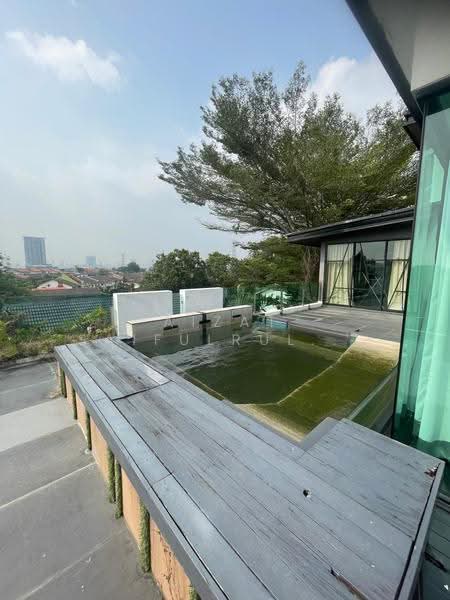 Bungalow House for Rent in Kampung Tunku (Petaling Jaya) - Aizat Saifulrullah - Exterior - PropertyGuru.com.my