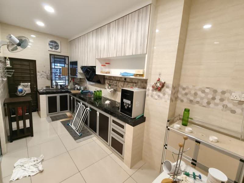 2-storey Terraced House for Sale in Taman Ehsan Jaya (Ulu Tiram) - Elvis Sim - Kitchen - PropertyGuru.com.my