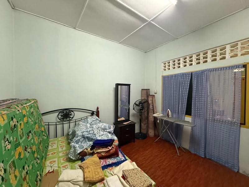 1-storey Terraced House for Sale in Taman Pantai (Batu Pahat) - Lee Kee - Bedroom - PropertyGuru.com.my