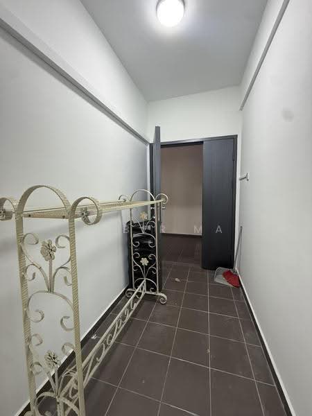 Pangsapuri untuk Disewa di Zennith Suites (Pangsapuri Kebun Teh) - Amber Ma - Corridor - PropertyGuru.com.my