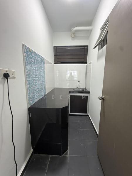 Pangsapuri untuk Disewa di Zennith Suites (Pangsapuri Kebun Teh) - Amber Ma - Kitchen - PropertyGuru.com.my
