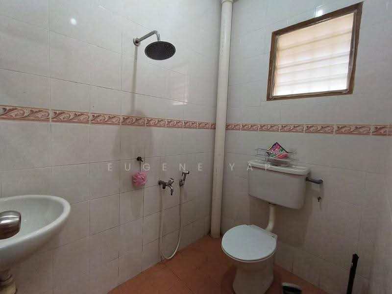 Rumah Teres untuk Dijual di Seksyen 32, Kemuning Green Ville (Shah Alam) - Eugene Yap - Bathroom - PropertyGuru.com.my