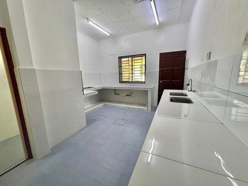 1-storey Terraced House for Sale in Taman Kota Jaya (Kota Tinggi) - Zen Wong - Kitchen - PropertyGuru.com.my