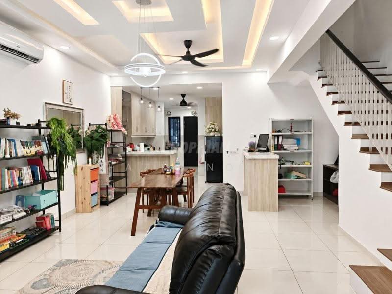2-storey Terraced House for Sale in Elmina (Shah Alam) - Fazie Noor - Living Room - PropertyGuru.com.my