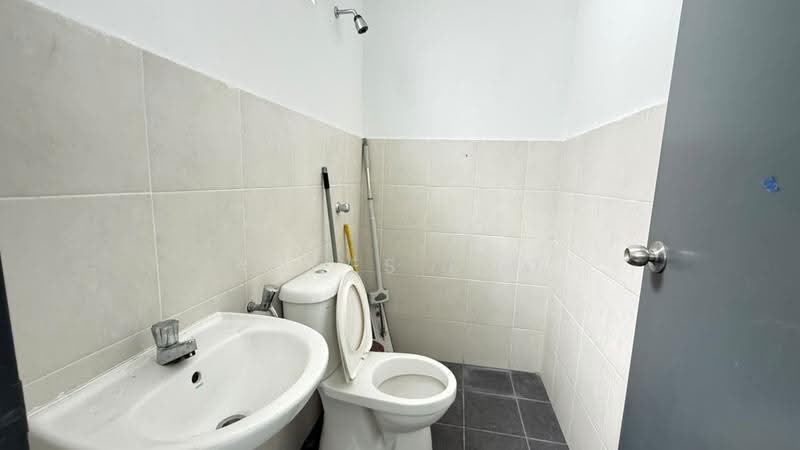 2-storey Terraced House for Sale in Taman Scientex Rawang (Rawang) - Agnes Foo - Bathroom - PropertyGuru.com.my
