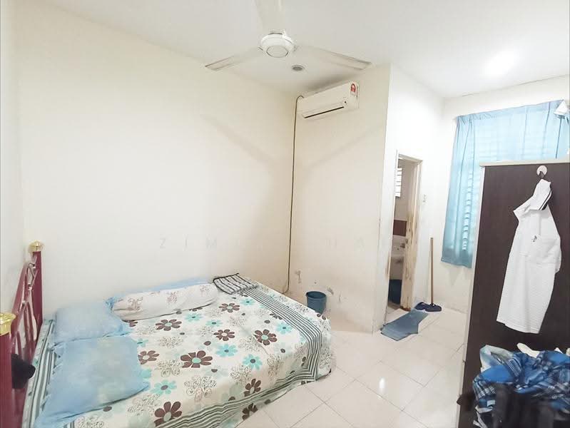 1-storey Terraced House for Sale in Bandar Saujana Putra (Tanjong Duabelas) - Zimir Shah - Bedroom - PropertyGuru.com.my