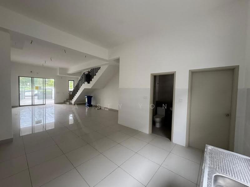 2-storey Terraced House for Sale in Telok Panglima Garang (Selangor) - Cassey Yong - Living Room - PropertyGuru.com.my