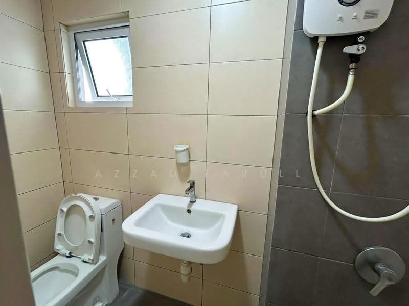 Kondominium untuk Disewa di The Holmes 1 - Azzad Zarull - Bathroom - PropertyGuru.com.my