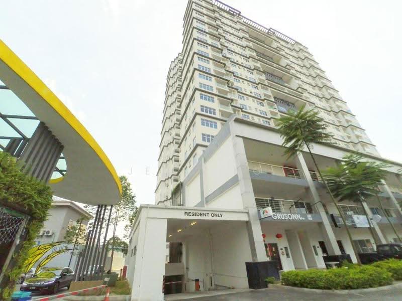 Kediaman Servis untuk Dijual di Skypod Residence - Jenny Ng - Exterior - PropertyGuru.com.my