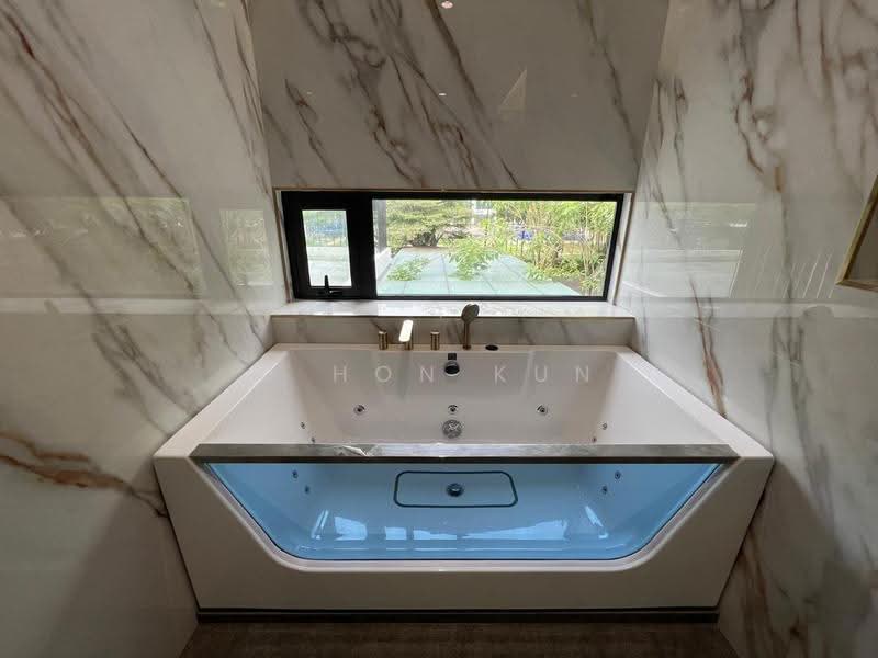 Bungalow House for Sale in Johor Bahru (Johor) - U Hon Kun - Bathroom - PropertyGuru.com.my