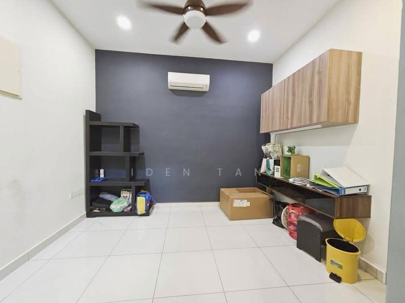 2-storey Terraced House for Sale in Bandar Dato Onn (Tebrau) - Iden Tan - Interior - PropertyGuru.com.my