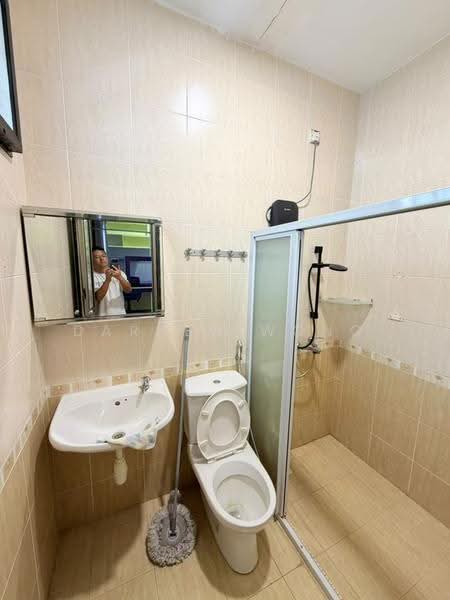 Rumah Berkembar untuk Dijual di Taman Impian Emas (Skudai) - Darren Wong - Bathroom - PropertyGuru.com.my