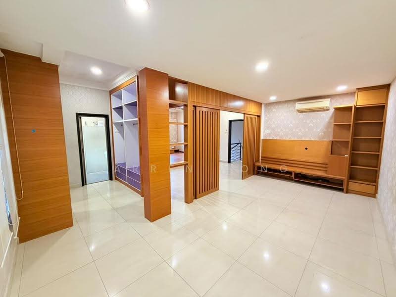 Rumah Berkembar untuk Dijual di Taman Impian Emas (Skudai) - Darren Wong - Living Room - PropertyGuru.com.my