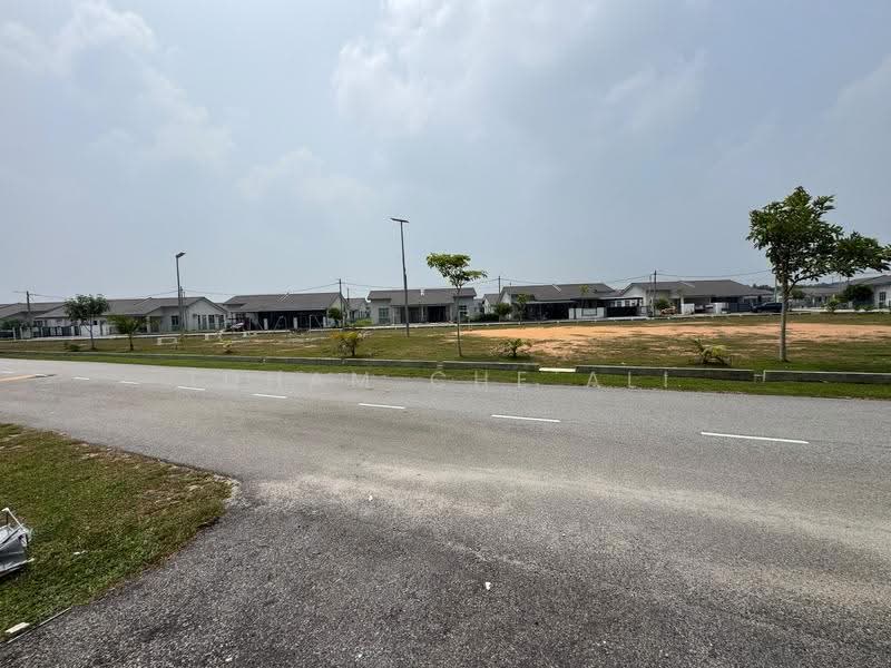 Semi-Detached House for Sale in Perkampungan Indera Sempura (Kuantan) - Idham Che'Ali - Exterior - PropertyGuru.com.my