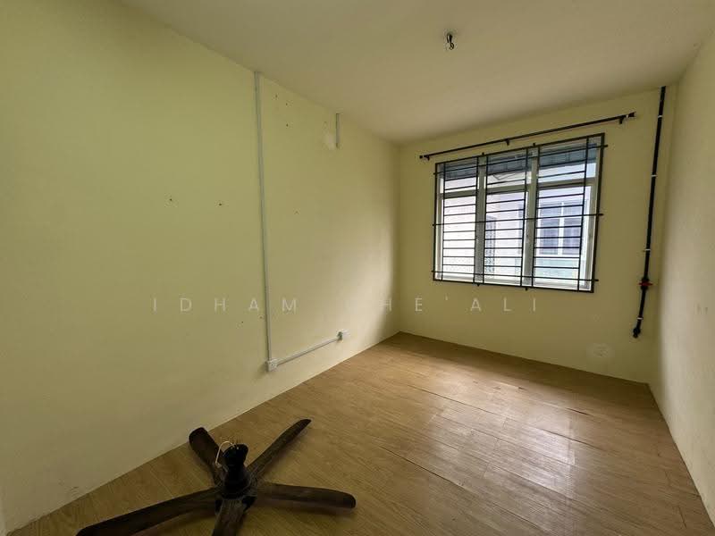 Semi-Detached House for Sale in Perkampungan Indera Sempura (Kuantan) - Idham Che'Ali - Interior - PropertyGuru.com.my