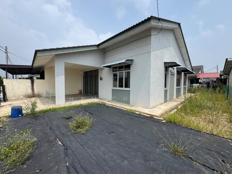 Semi-Detached House for Sale in Perkampungan Indera Sempura (Kuantan) - Idham Che'Ali - Exterior - PropertyGuru.com.my