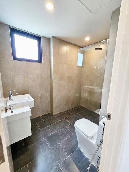Kediaman Servis untuk Dijual di East Parc @ Manjalara - Rex Tan - Bathroom - PropertyGuru.com.my