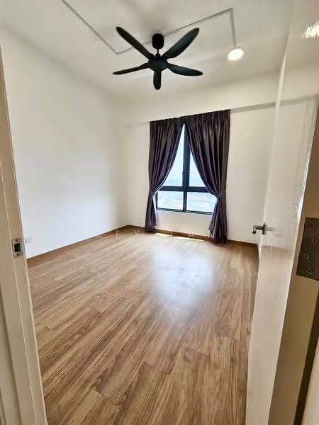 Kediaman Servis untuk Dijual di East Parc @ Manjalara - Rex Tan - Bedroom - PropertyGuru.com.my