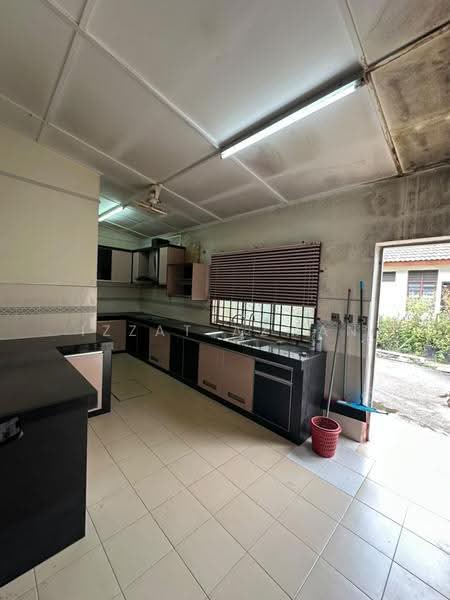 1-storey Terraced House for Sale in Kuantan (Pahang) - Izzat Azman - Kitchen - PropertyGuru.com.my