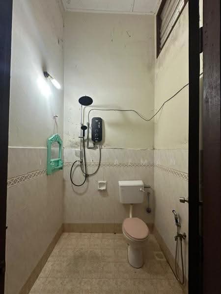 1-storey Terraced House for Sale in Kuantan (Pahang) - Izzat Azman - Bathroom - PropertyGuru.com.my